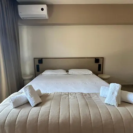 7 Aparthotel Città di Skiathos